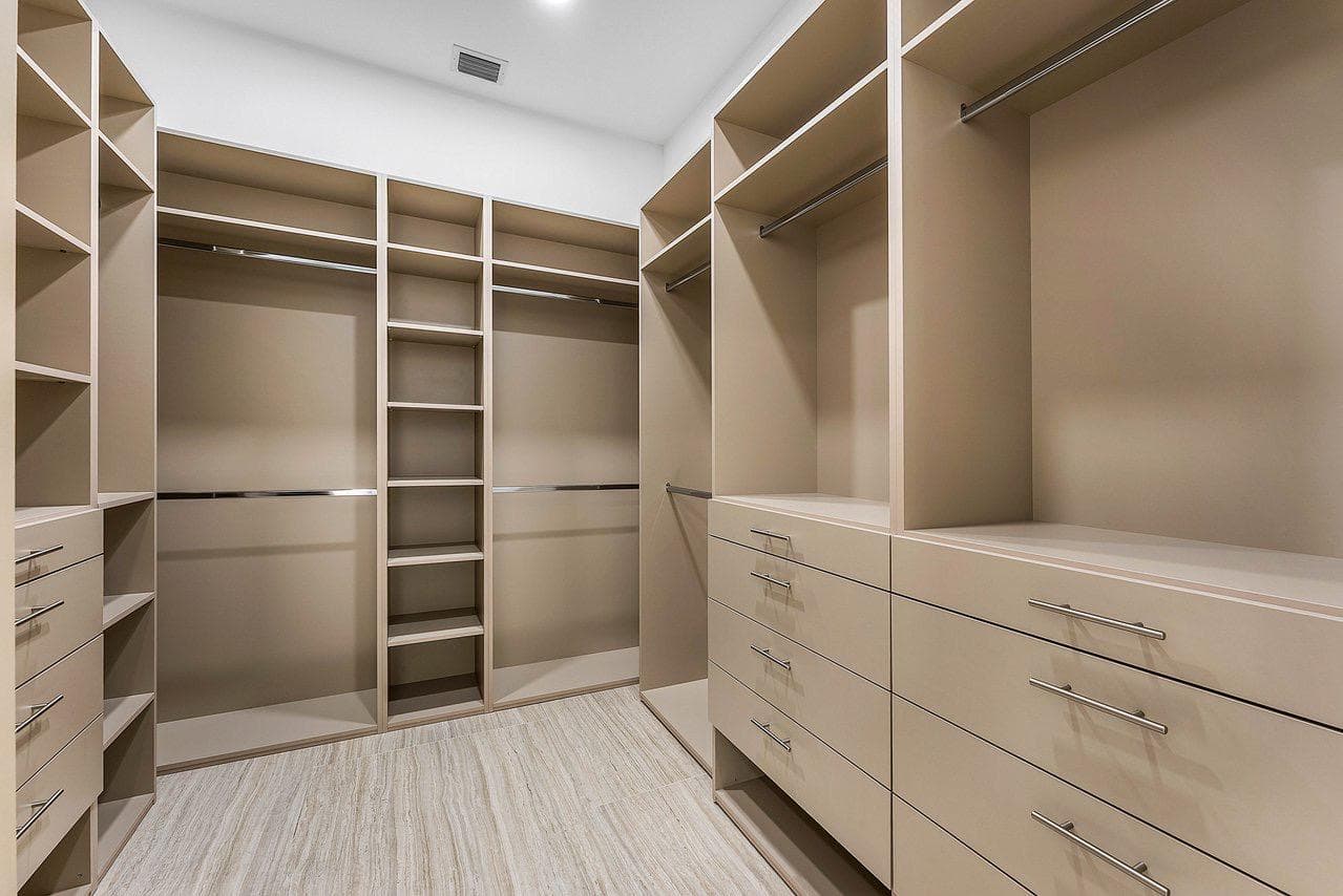 Custom Closet Suite