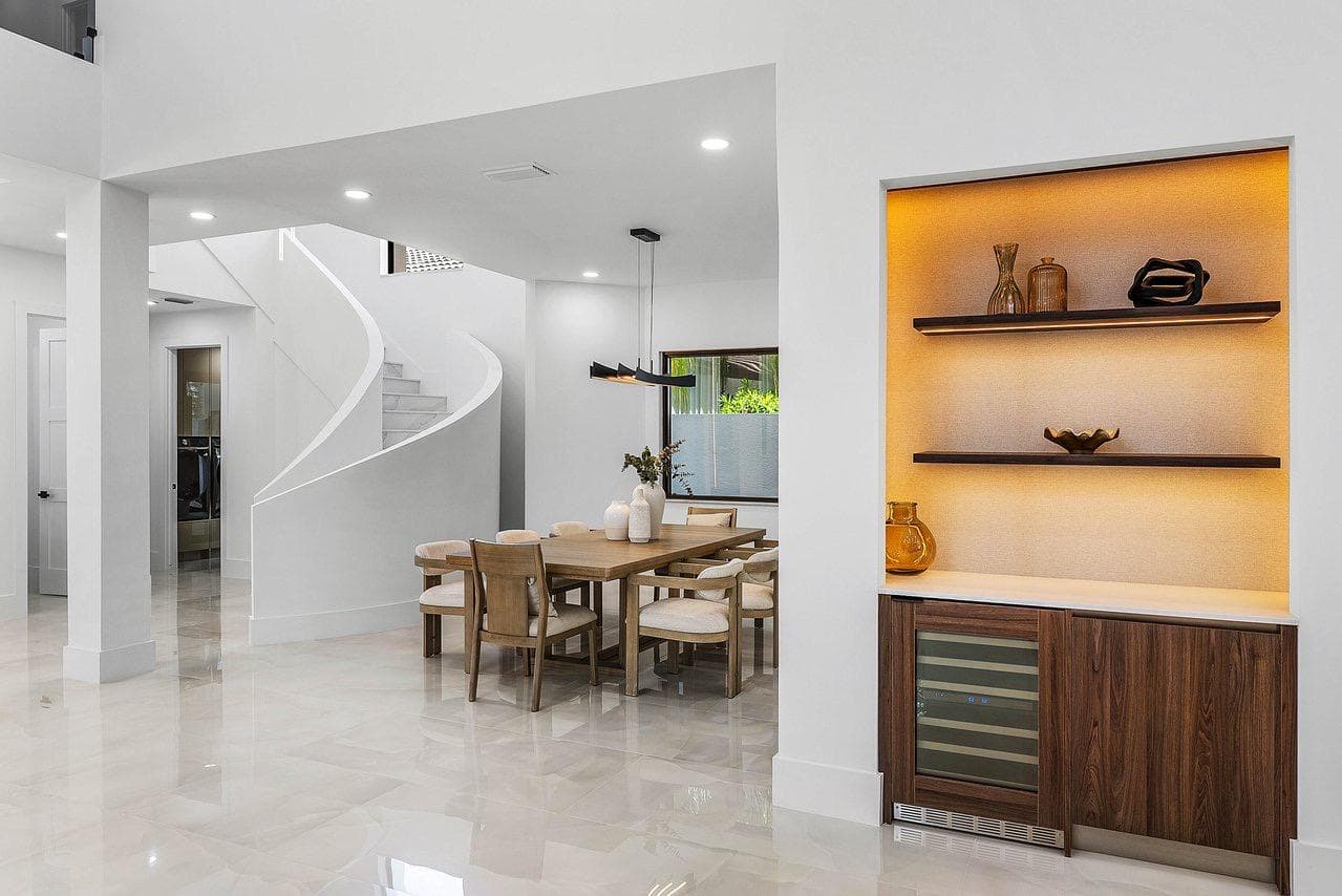 Dining Built-In Bar